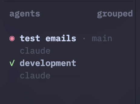 Bloque de agentes de Herdr con la instancia test emails bloqueada esperando al usuario
